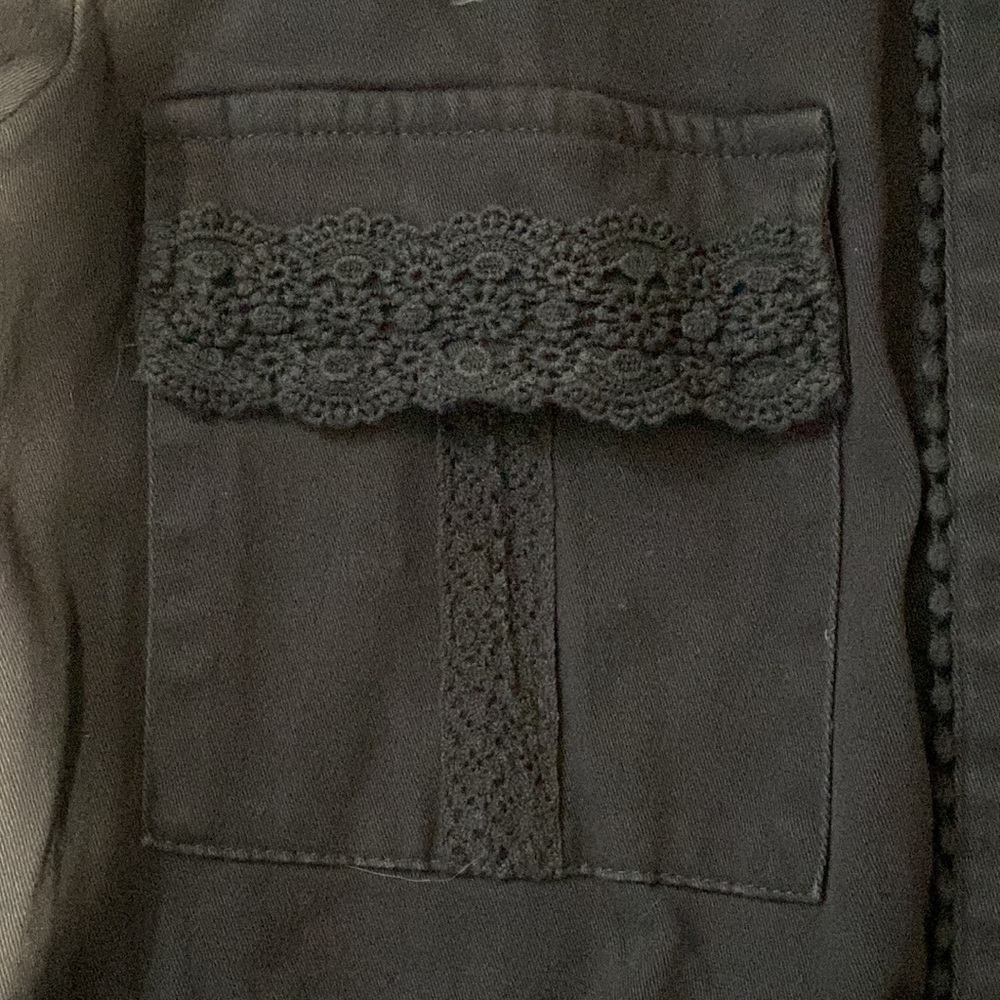 Embroidered Know Rose Lightweight Jacket - Picture 4 of 6